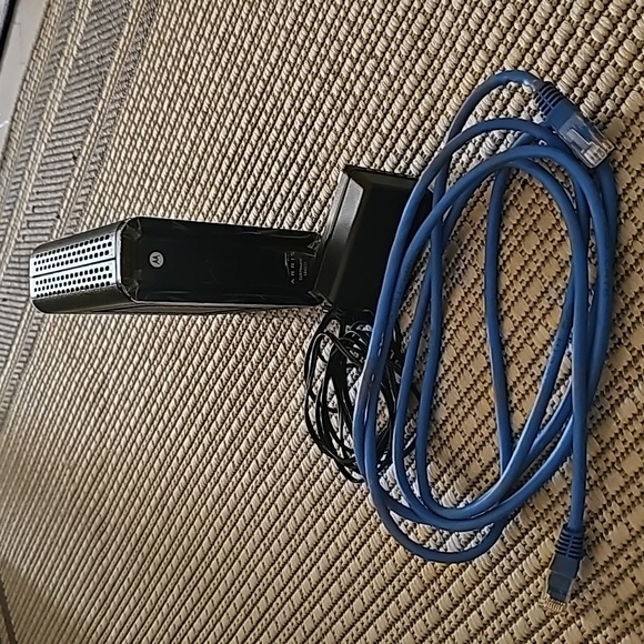 ARRIS SURFboard SB6121 4x4 DOCSIS 3.0 Cable Modem -Black - Picture 7 of 7